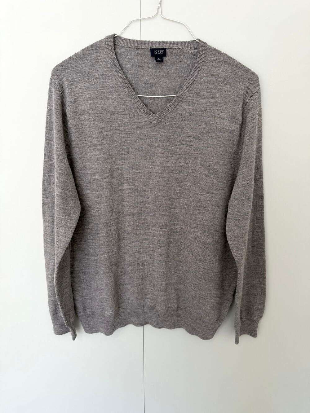 J.CREW Men's Gray 100% Merino Wool Fine-Gauge Knit Sweater Style 45220